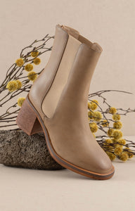 The Olivia Heeled Booties in Dune