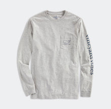 Load image into Gallery viewer, Vineyard Vines Vintage Whale LS Tee in Grey Heather