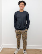 Load image into Gallery viewer, Burlebo Go To Tee Long Sleeve in Midnight Black