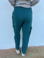 Load image into Gallery viewer, Royce Brand Traveler Melange Cargo Fleece Pants in Emerald