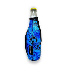 Load image into Gallery viewer, Blue Soccer 12oz Bottleneck Handler