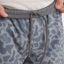 Load image into Gallery viewer, Southern Marsh Men's Billfish Lined Performance Shorts in Light Blue