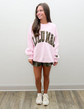 Load image into Gallery viewer, Lulu Mac Mossy Oak Bottomland Sweatshirt in Lt Pink