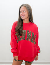 Load image into Gallery viewer, Lulu Mac Mossy Oak Bottomland Sweatshirt in Red