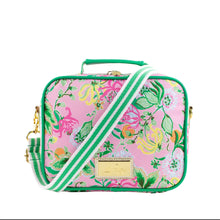 Load image into Gallery viewer, Lilly Pulitzer Lunch Bag in Via Amore Spritzer