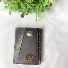 Load image into Gallery viewer, Mossy Oak Trifold Wallet