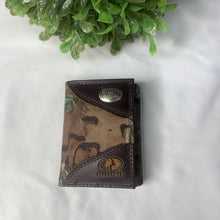 Load image into Gallery viewer, Mossy Oak Canvas Trifold Wallet