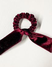 Load image into Gallery viewer, Easy Day Scrunchie