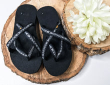 Load image into Gallery viewer, Teva Women&#39;s Olowahu Shoes